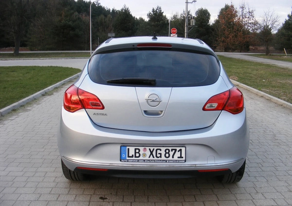 Opel Astra cena 34500 przebieg: 81000, rok produkcji 2014 z Tarnobrzeg małe 596